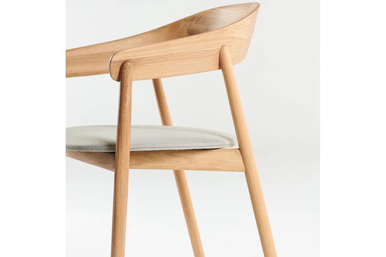 Designerstuhl Unaj mit Arm Eiche