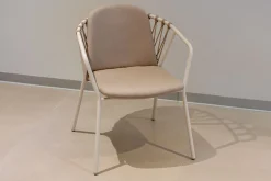Designstuhl Baga durchgehende Polsterung natur